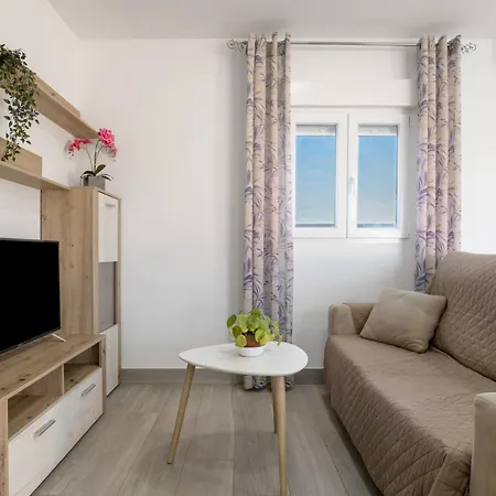 De Gomar コニル・デ・ラ・フロンテラ