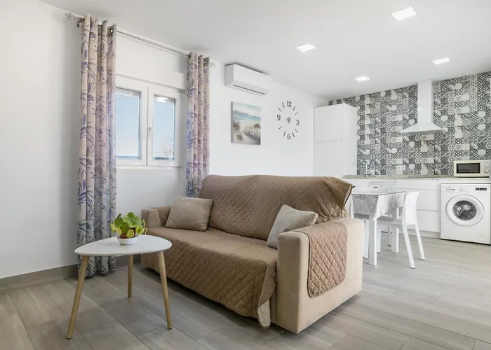 De Gomar コニル・デ・ラ・フロンテラ